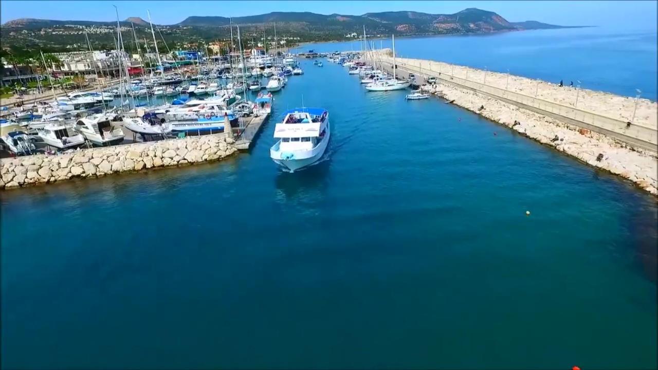 Apartment Seafront Escape In Latchi
